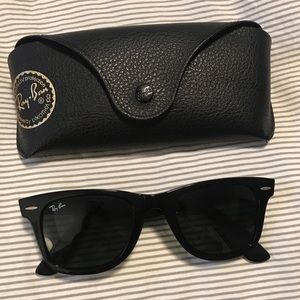 Ray-Ban WAYFARER Sunglasses